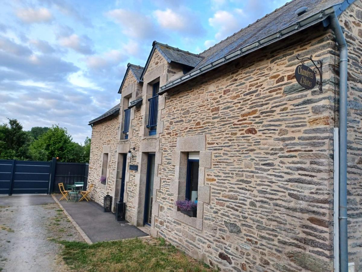 Bed and Breakfast Au Petit Bonheur De Claire Et Jo La Chapelle-Caro Exterior foto